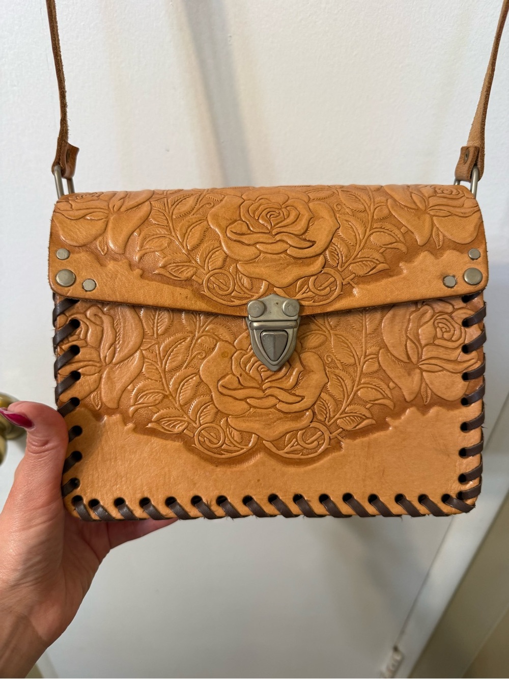 Hand-Tooled Floral Mexican Leather Crossbody Bag in Tan